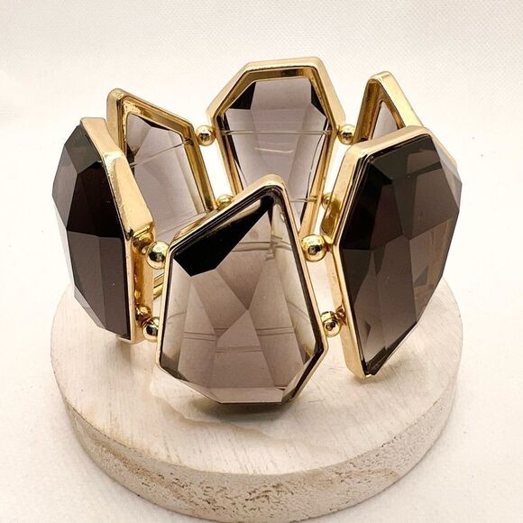 Dramatic statement stretch bracelet - Picture 1 of 7